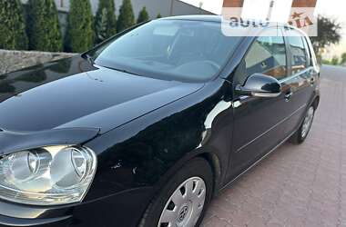 Хэтчбек Volkswagen Golf 2005 в Виннице