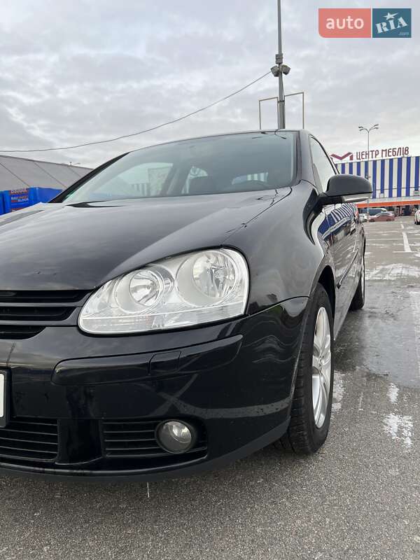 Хэтчбек Volkswagen Golf 2007 в Киеве