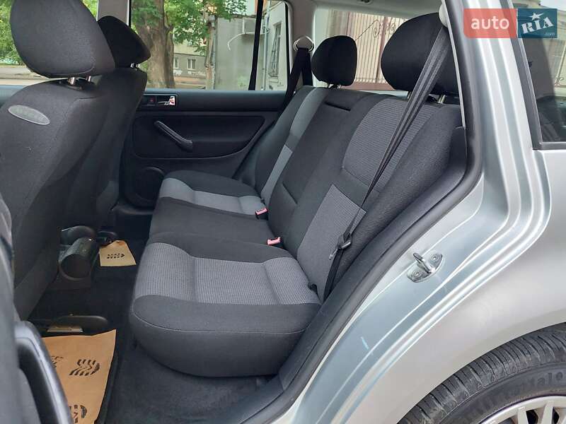 Универсал Volkswagen Golf 2002 в Одессе
