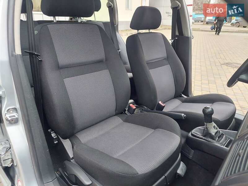 Универсал Volkswagen Golf 2002 в Одессе
