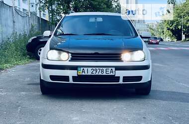 Универсал Volkswagen Golf 2000 в Киеве