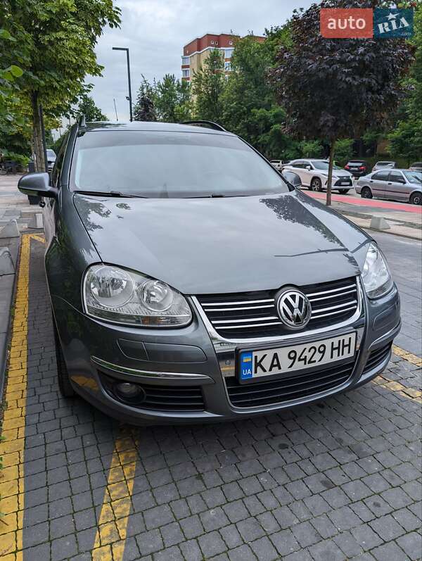 Універсал Volkswagen Golf 2009 в Києві