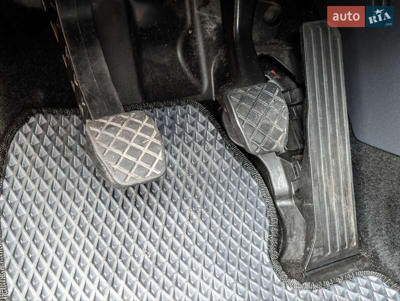 Універсал Volkswagen Golf 2009 в Києві