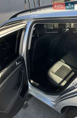 Универсал Volkswagen Golf 2010 в 