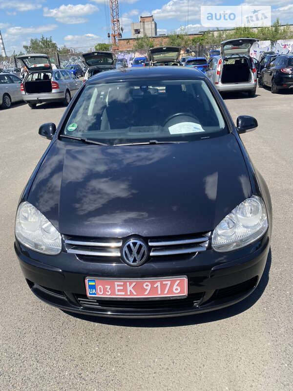 Хэтчбек Volkswagen Golf 2006 в Луцке