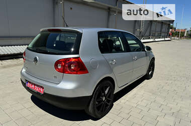 Хетчбек Volkswagen Golf 2006 в Івано-Франківську