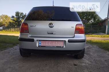 Хетчбек Volkswagen Golf 2002 в Рівному