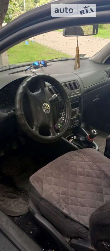 Хэтчбек Volkswagen Golf 1999 в Александровке