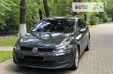 Универсал Volkswagen Golf 2014 в Сваляве