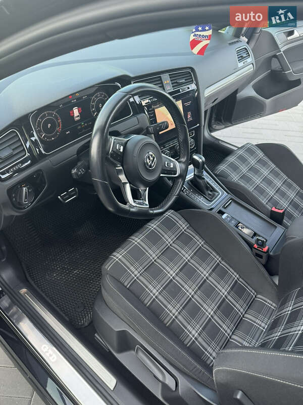 Универсал Volkswagen Golf 2018 в Виннице