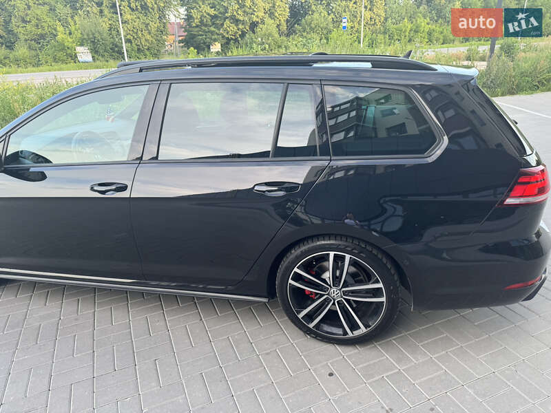 Универсал Volkswagen Golf 2018 в Виннице