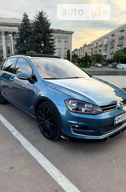 Хэтчбек Volkswagen Golf 2017 в Житомире