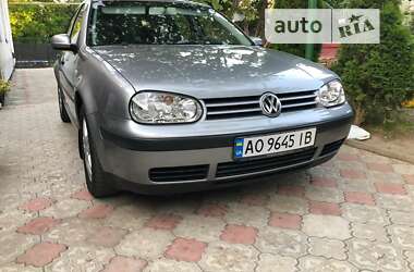 Хетчбек Volkswagen Golf 2002 в Мукачевому