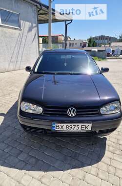 Хэтчбек Volkswagen Golf 2003 в Староконстантинове