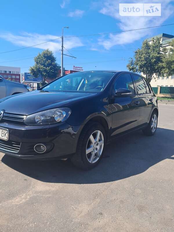 Хэтчбек Volkswagen Golf 2010 в Тернополе
