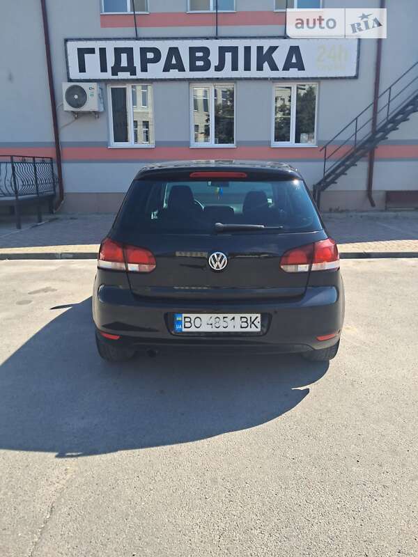 Хэтчбек Volkswagen Golf 2010 в Тернополе