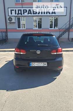 Хэтчбек Volkswagen Golf 2010 в Тернополе