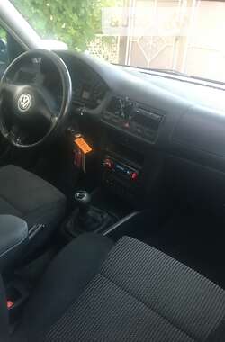 Хэтчбек Volkswagen Golf 2001 в Ивано-Франковске