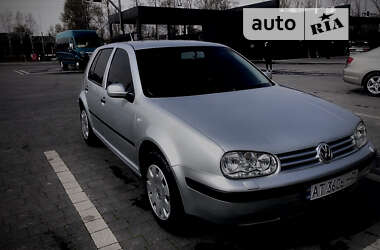 Хетчбек Volkswagen Golf 2001 в Надвірній