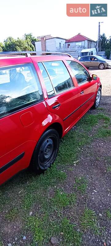 Універсал Volkswagen Golf 2003 в Черкасах