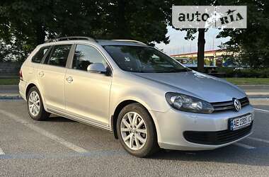 Універсал Volkswagen Golf 2013 в Дніпрі