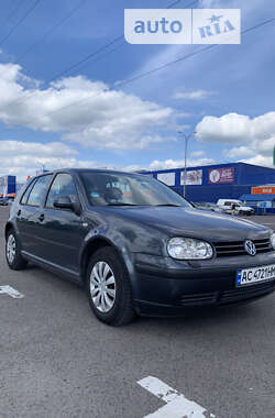 Хетчбек Volkswagen Golf 2001 в Луцьку