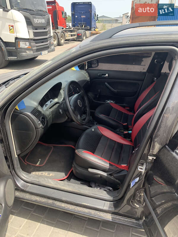 Универсал Volkswagen Golf 2001 в Крюковщине