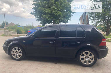 Хетчбек Volkswagen Golf 2003 в Татарбунарах