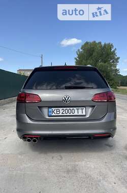 Универсал Volkswagen Golf 2015 в Песчанке