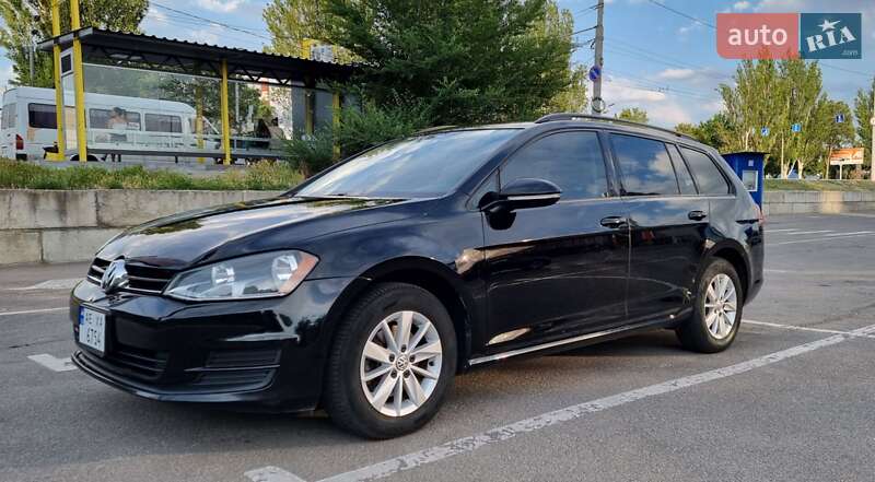 Универсал Volkswagen Golf 2016 в Днепре