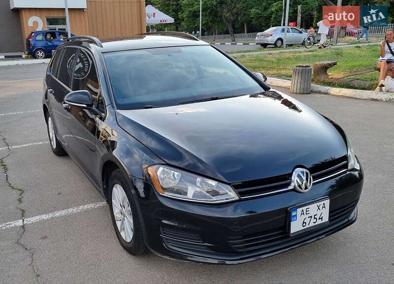 Универсал Volkswagen Golf 2016 в Днепре