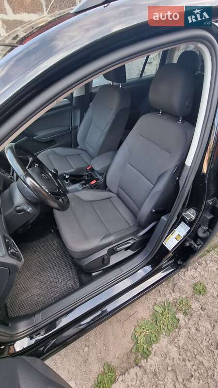 Универсал Volkswagen Golf 2016 в Днепре