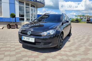 Універсал Volkswagen Golf 2010 в Сарнах