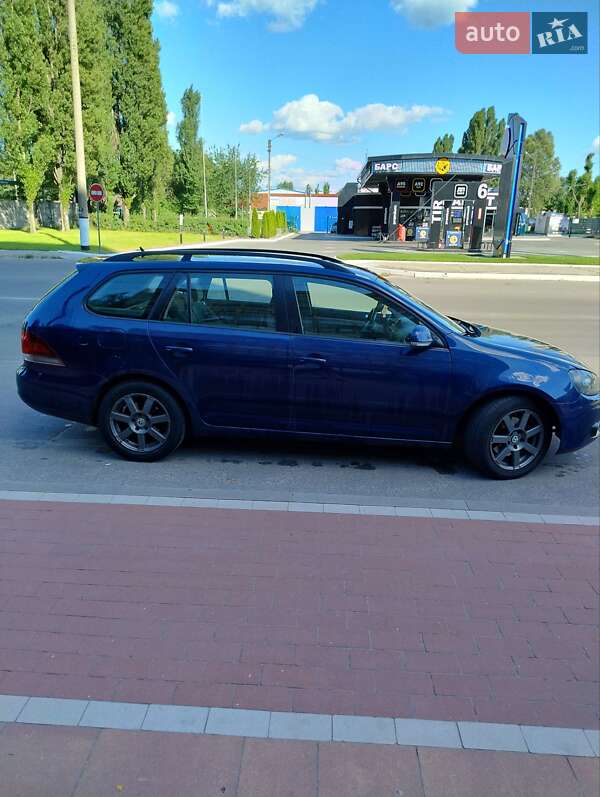 Универсал Volkswagen Golf 2010 в Горишних Плавнях