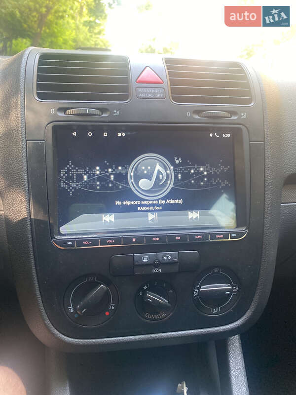 Хетчбек Volkswagen Golf 2006 в Запоріжжі