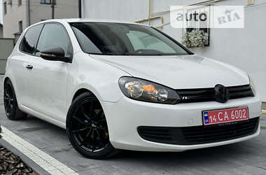 Хэтчбек Volkswagen Golf 2010 в Львове