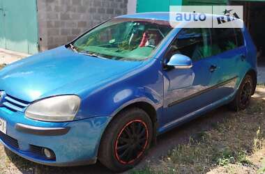 Хэтчбек Volkswagen Golf 2004 в Днепре