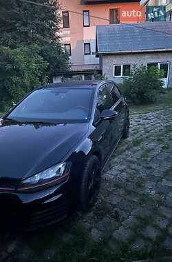 Хетчбек Volkswagen Golf 2013 в 