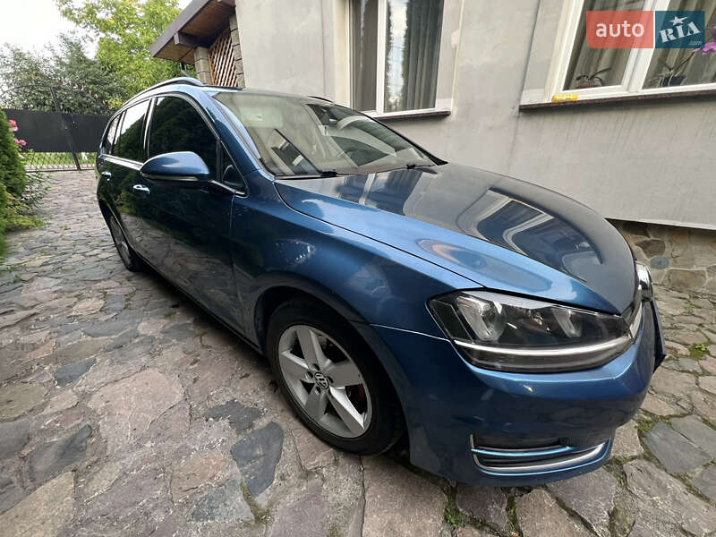 Універсал Volkswagen Golf 2015 в Рівному
