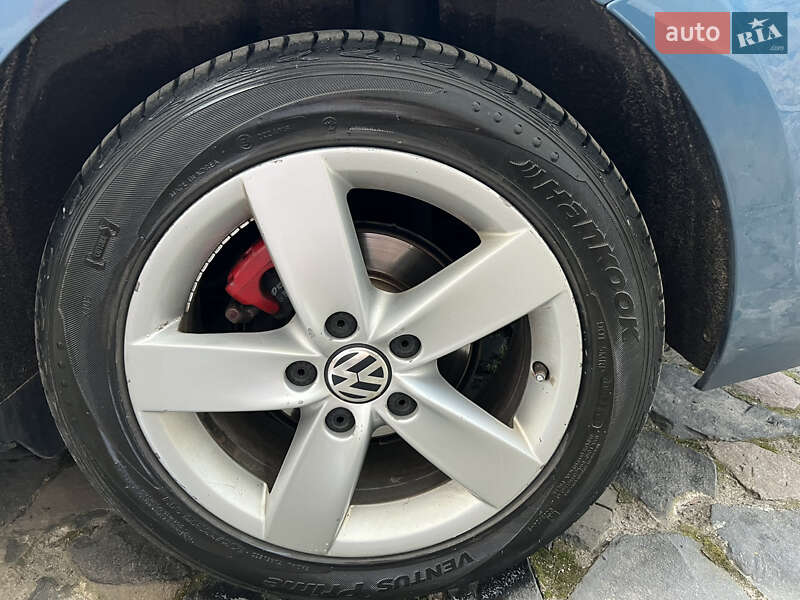 Універсал Volkswagen Golf 2015 в Рівному