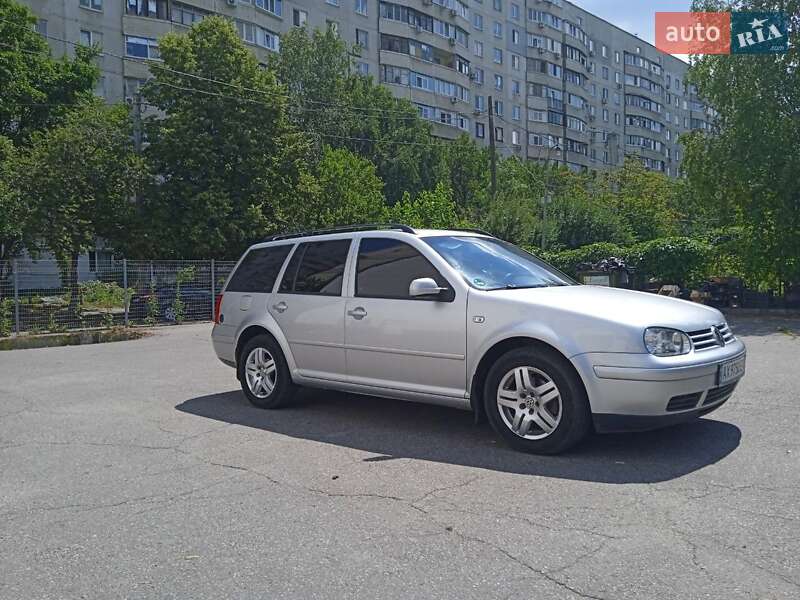 Універсал Volkswagen Golf 2005 в Ужгороді