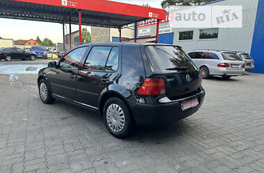 Хетчбек Volkswagen Golf 2002 в Ковелі