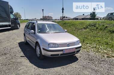 Хетчбек Volkswagen Golf 2001 в Луцьку