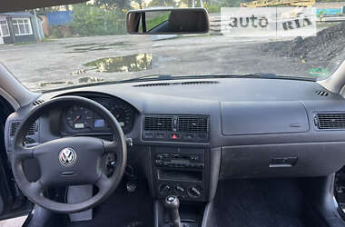 Хэтчбек Volkswagen Golf 2002 в Ахтырке