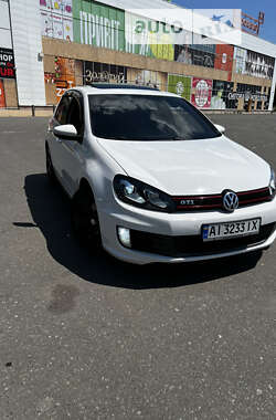 Хэтчбек Volkswagen Golf 2011 в Гостомеле