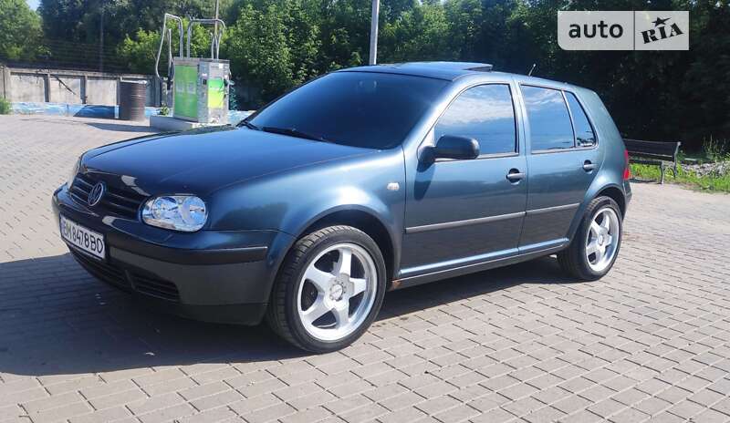 Хетчбек Volkswagen Golf 2001 в Охтирці