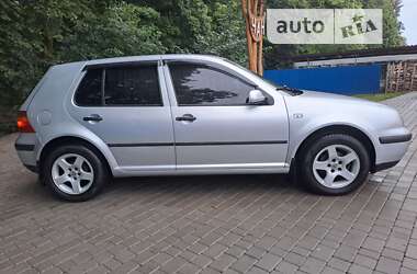 Хэтчбек Volkswagen Golf 2002 в Долине