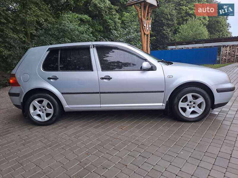 Volkswagen Golf 2002
