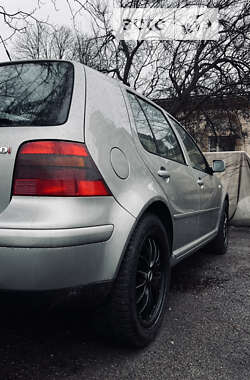 Хетчбек Volkswagen Golf 2003 в Василькові