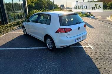 Хэтчбек Volkswagen Golf 2014 в Киеве